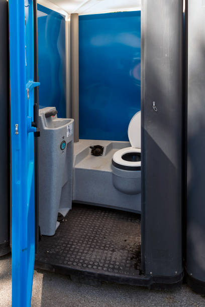 Portable Toilet Options We Offer in Highgrove, CA