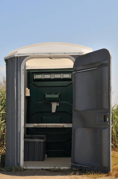 Best Portable toilet rental cost  in Highgrove, CA